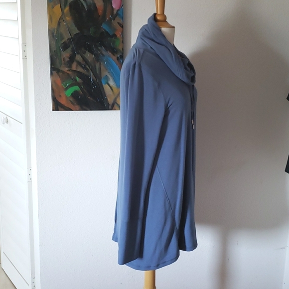 Cable & Gauge Blue Funnel Neck Tunic Top Size Large - Picture 12 of 13